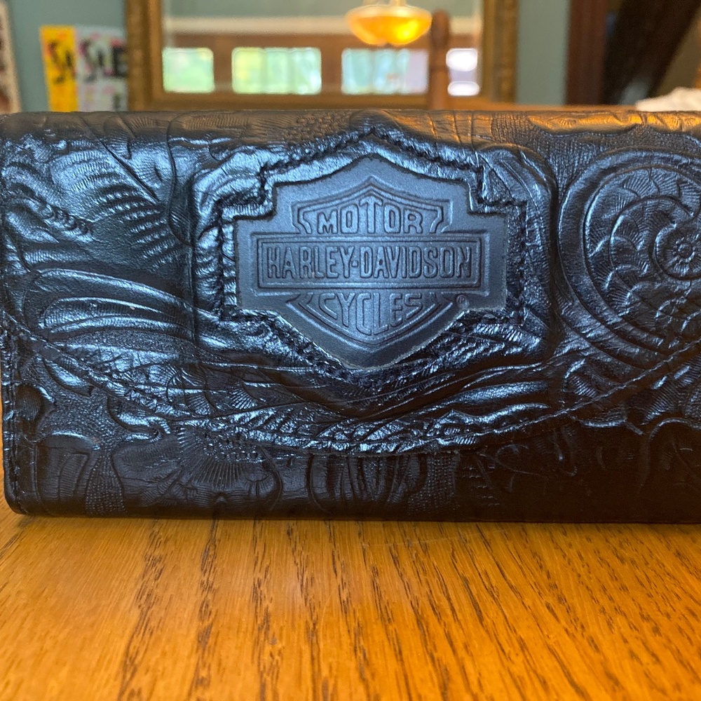 VTG Harley Davidson Wmn’s Embossed Black Leather Trifold Wallet Chkbook  UNUSED!